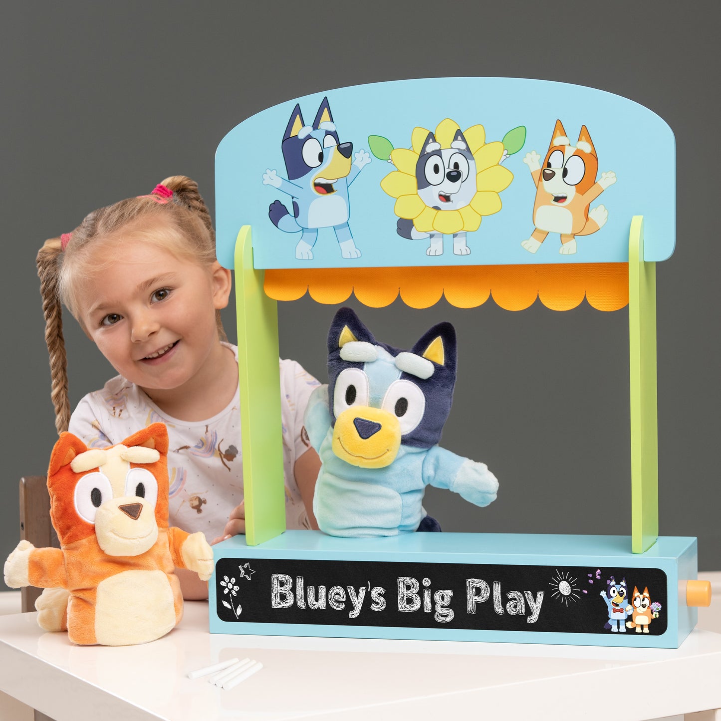 Bluey Wooden Puppet Theater, (69226)