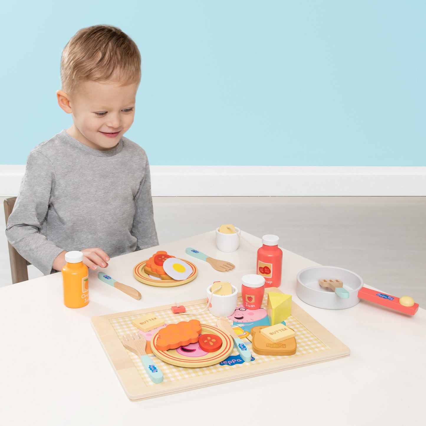 Peppa Pig 143C Wooden Reversible Breakfast Tray, Wooden Toy, Imaginative Play, Age from 3 Years+